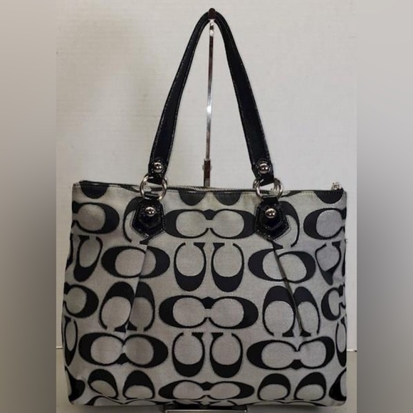 COACH POPPY OPT ART SHOULDER TOTE BLACK GRAY AND SILVER DETAIL WITH CHARMS - Picture 4 of 9